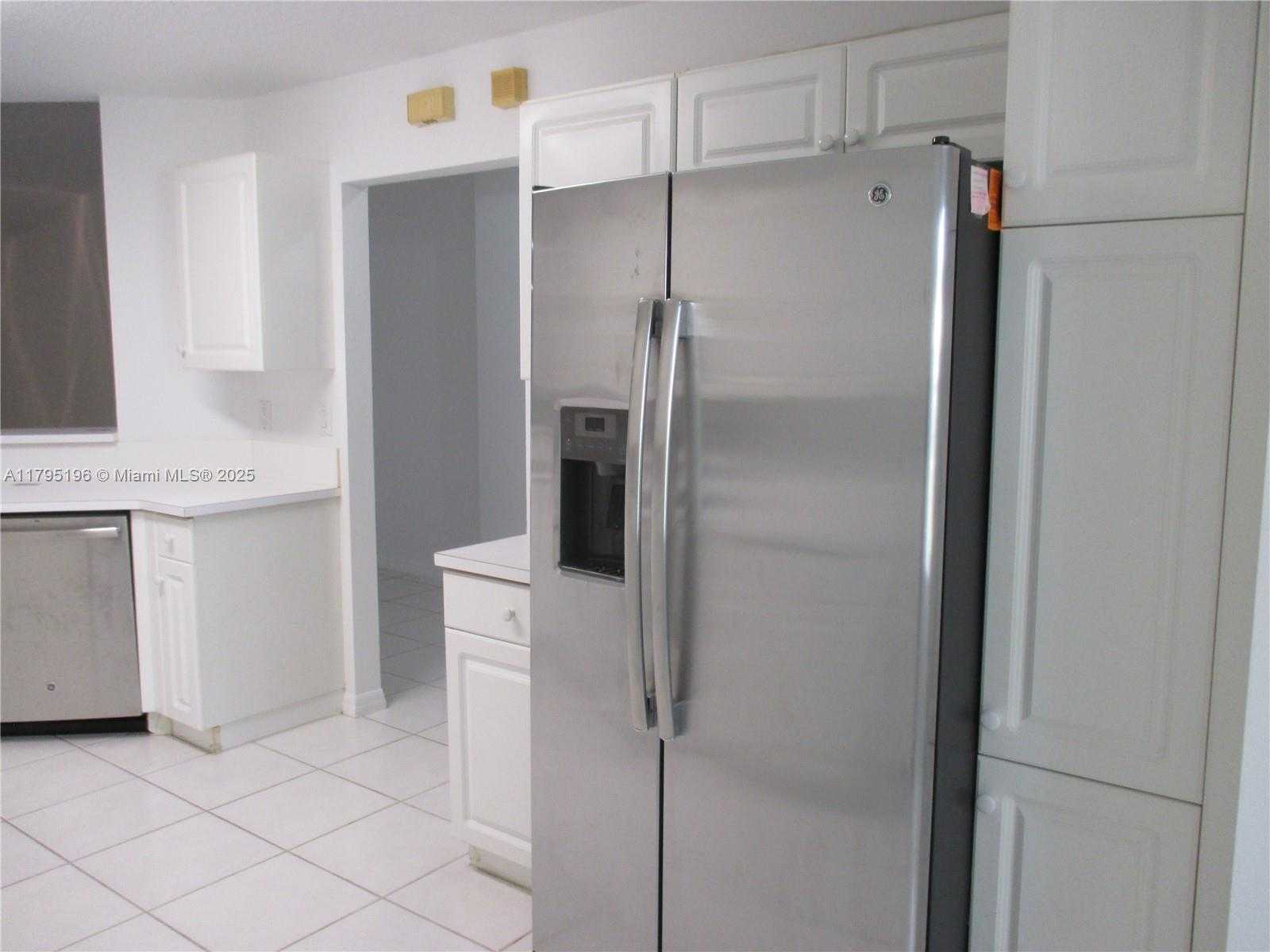 Small Image of 4112 PINE RIDGE LN, Weston Number 3