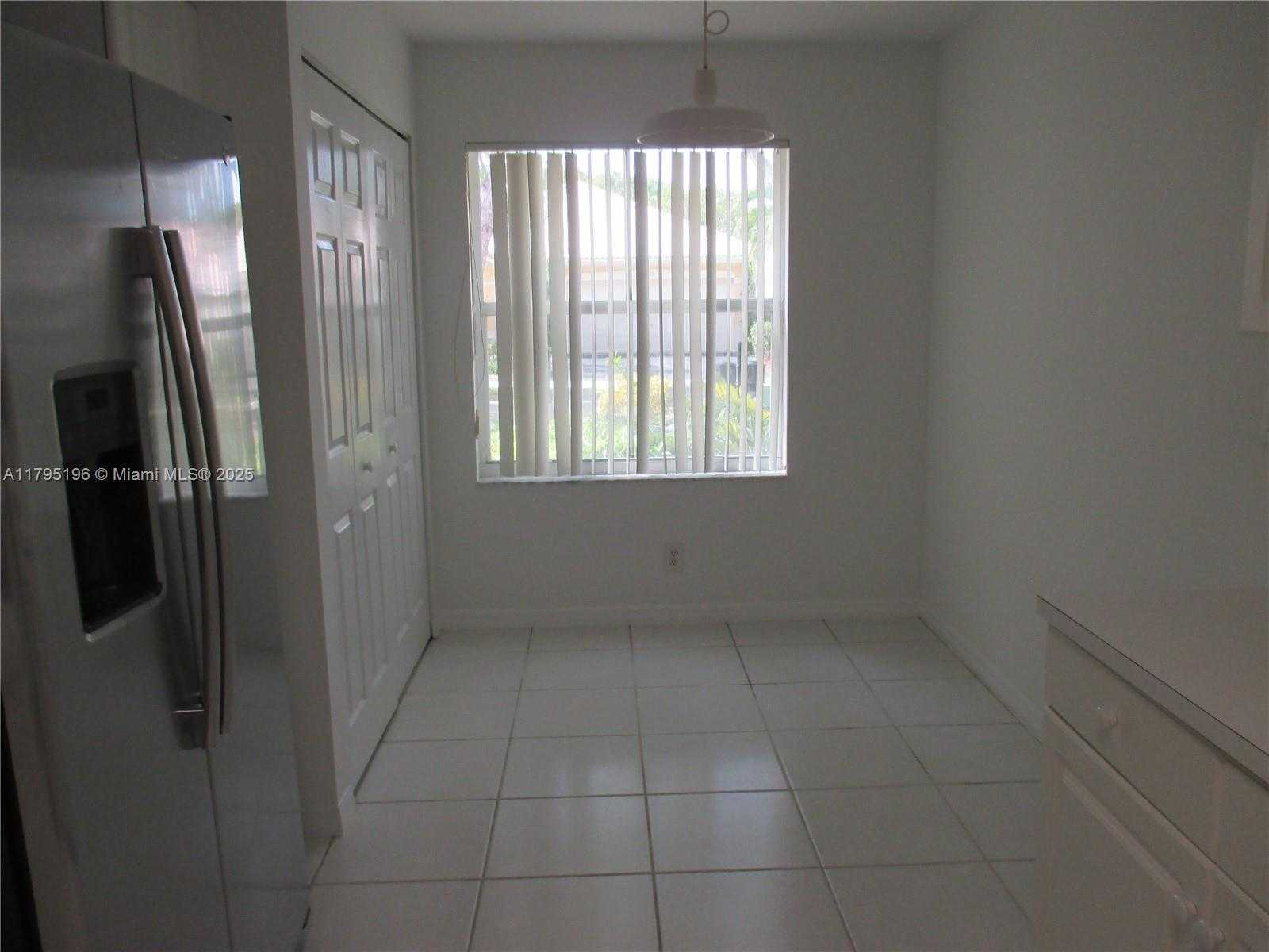 Small Image of 4112 PINE RIDGE LN, Weston Number 6