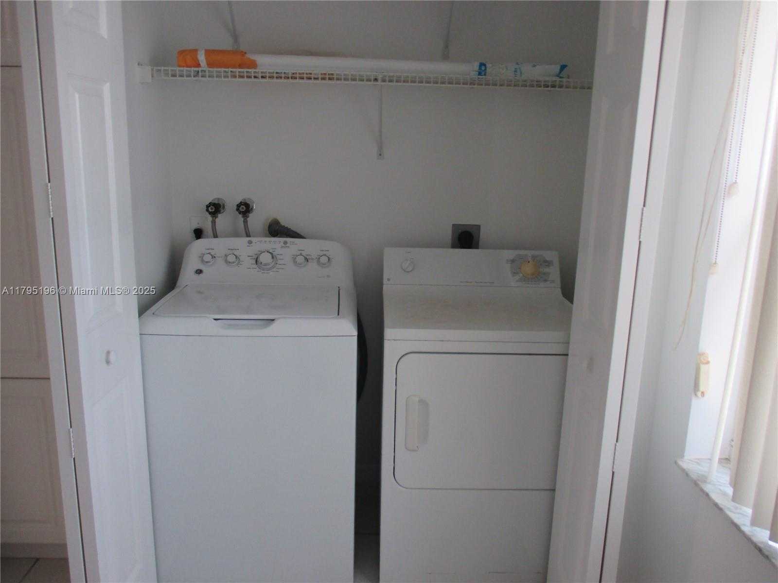 Small Image of 4112 PINE RIDGE LN, Weston Number 7