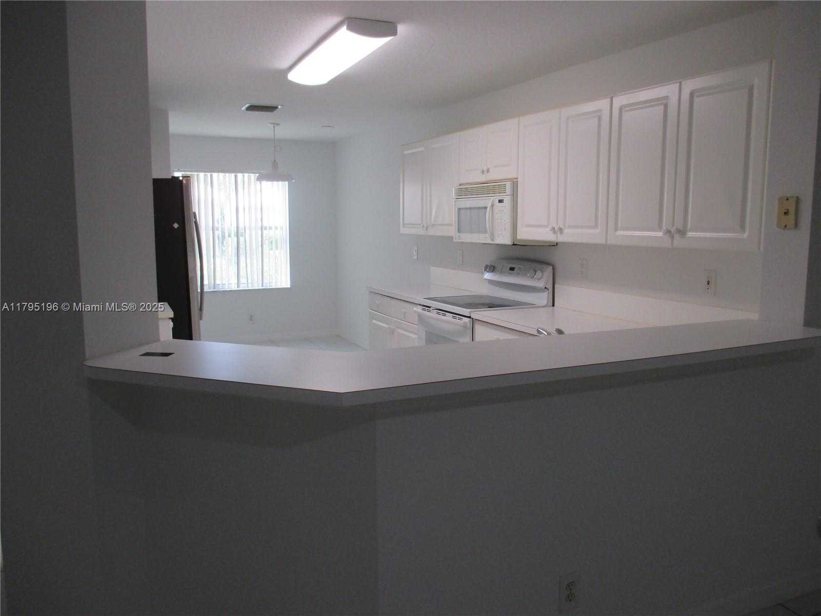 Small Image of 4112 PINE RIDGE LN, Weston Number 8