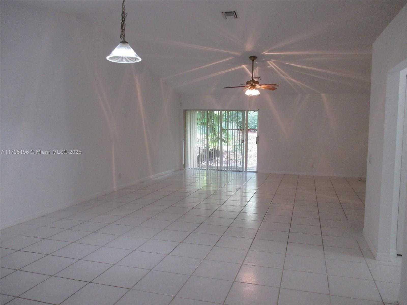 Small Image of 4112 PINE RIDGE LN, Weston Number 9