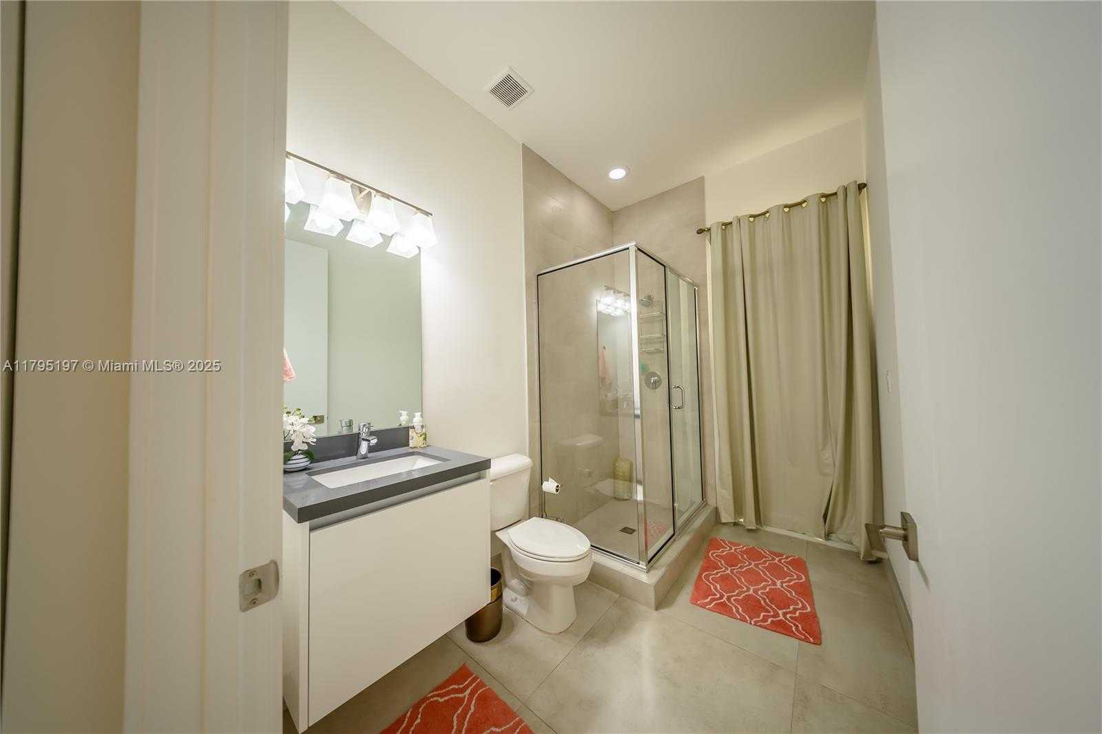 Small Image of 10126 NORTH WEST 76TH TER, Doral Number 23