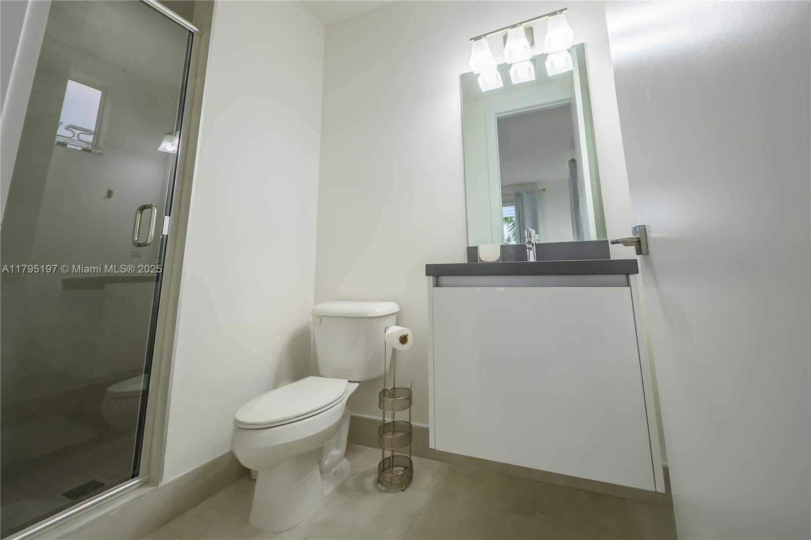 Small Image of 10126 NORTH WEST 76TH TER, Doral Number 31