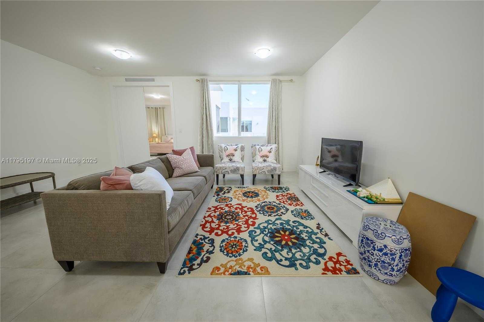 Small Image of 10126 NORTH WEST 76TH TER, Doral Number 34