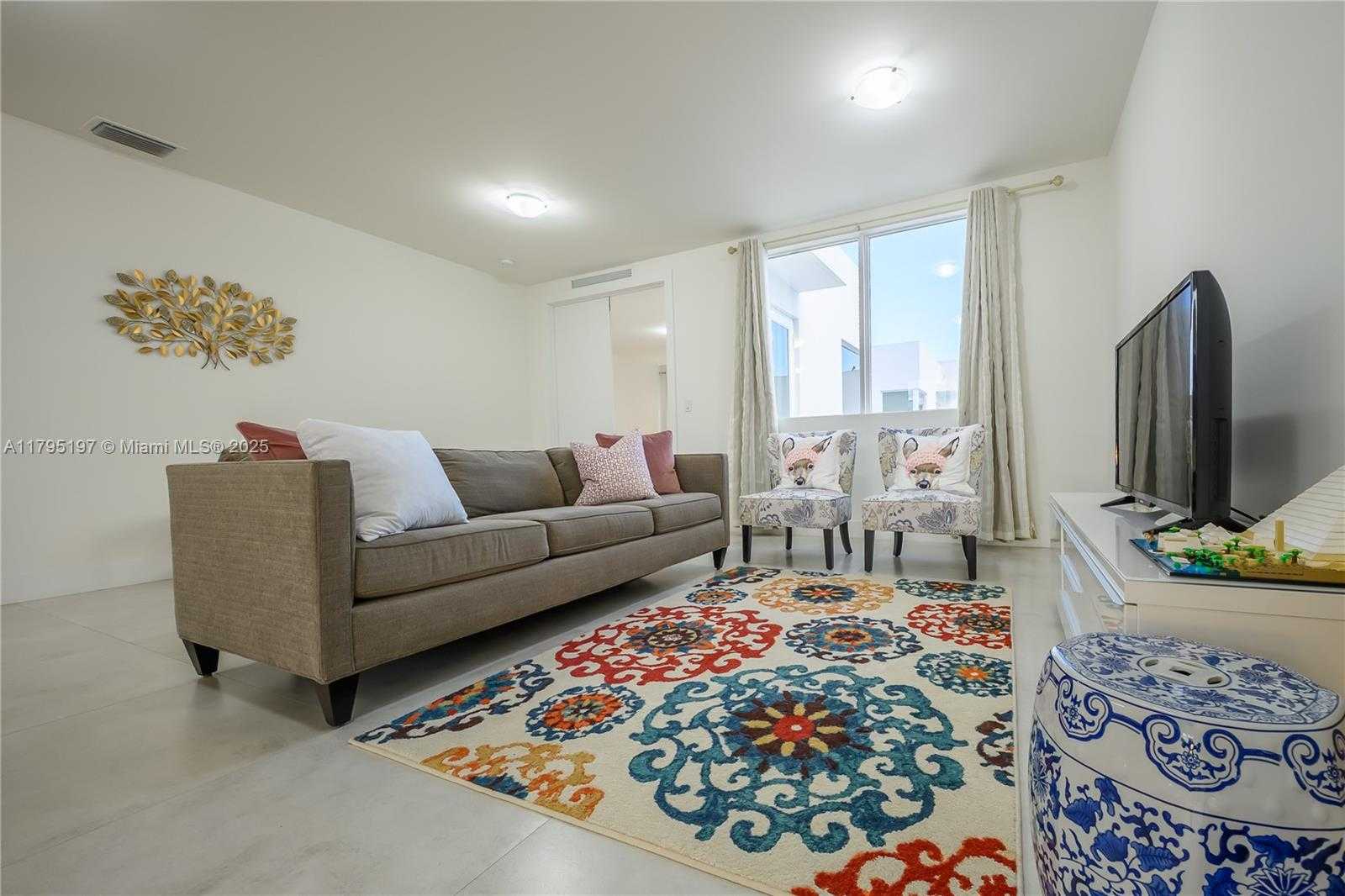 Small Image of 10126 NORTH WEST 76TH TER, Doral Number 35