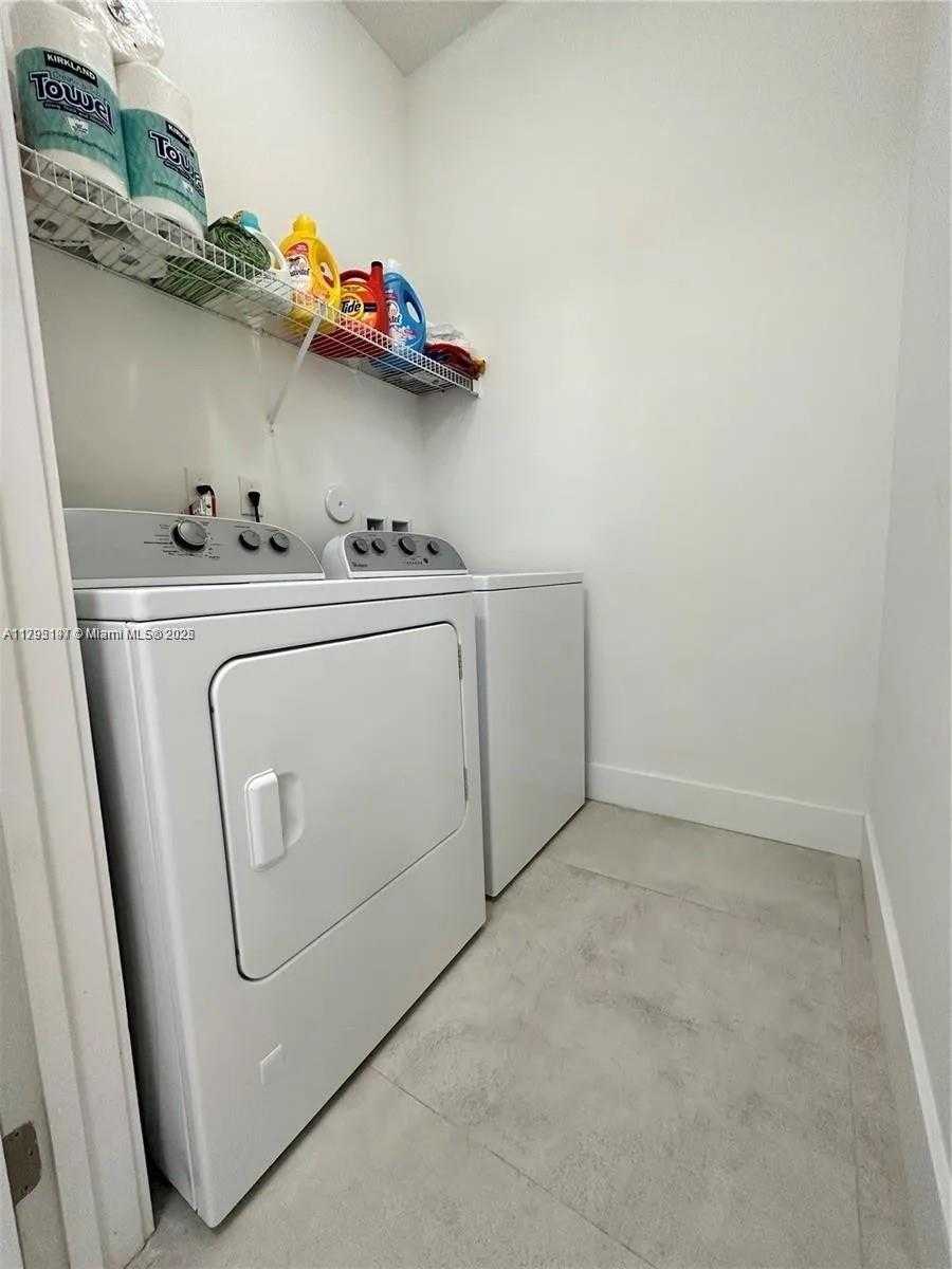 Small Image of 10126 NORTH WEST 76TH TER, Doral Number 42