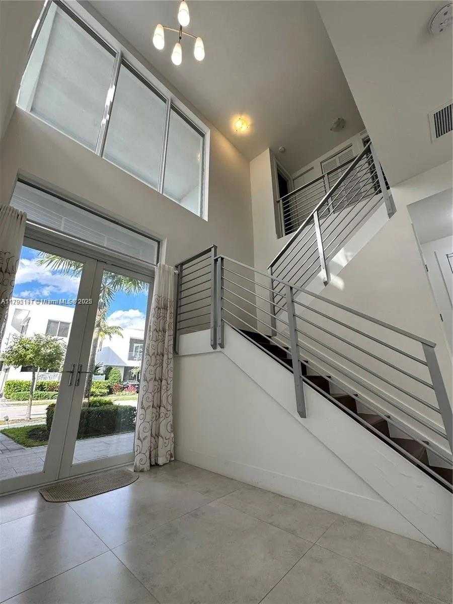 Small Image of 10126 NORTH WEST 76TH TER, Doral Number 5