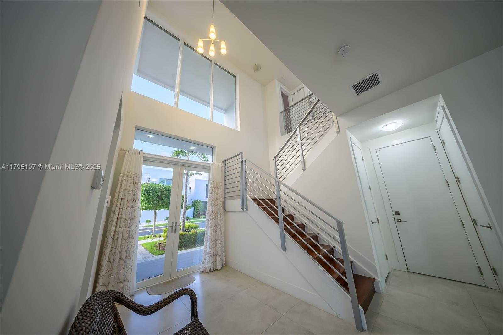 Small Image of 10126 NORTH WEST 76TH TER, Doral Number 7