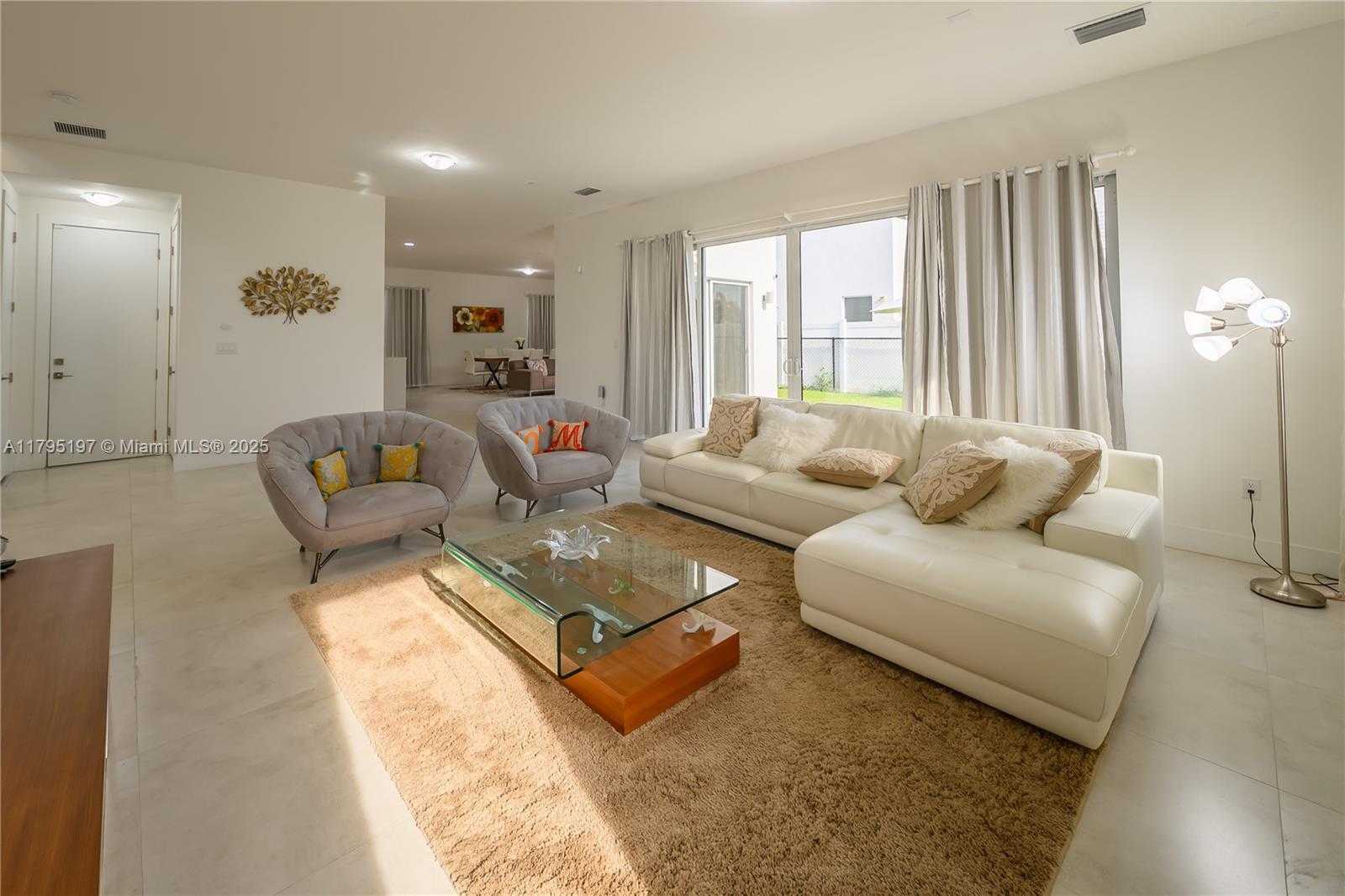 Small Image of 10126 NORTH WEST 76TH TER, Doral Number 8