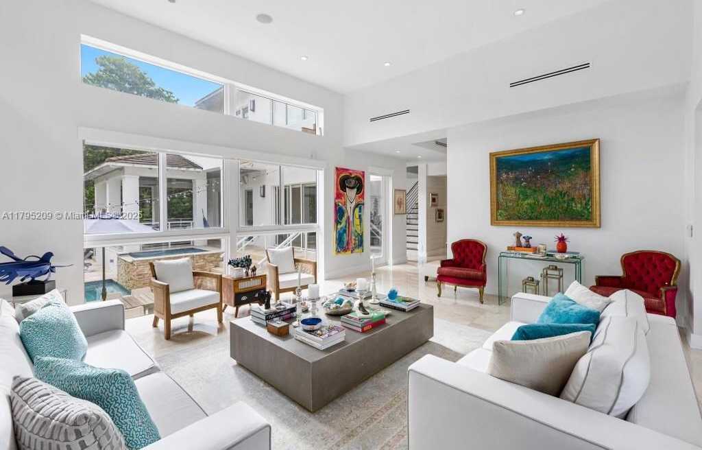 Small Image of 689 GLENRIDGE RD, Key Biscayne Number 10