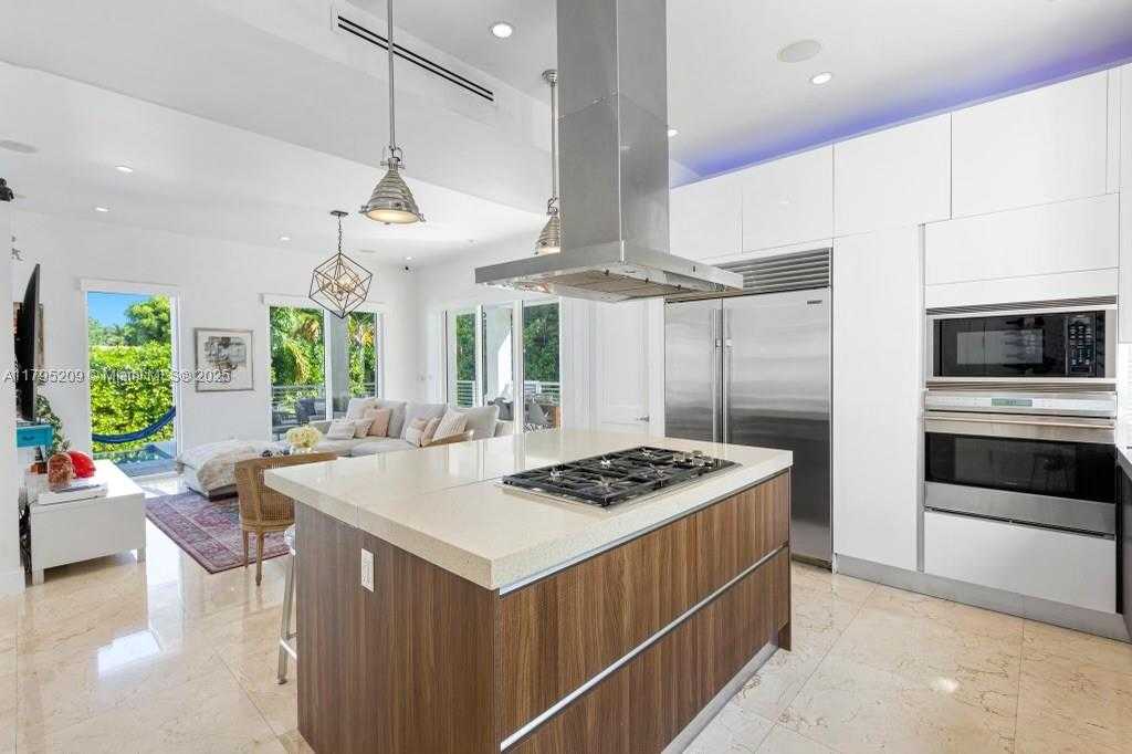 Small Image of 689 GLENRIDGE RD, Key Biscayne Number 14