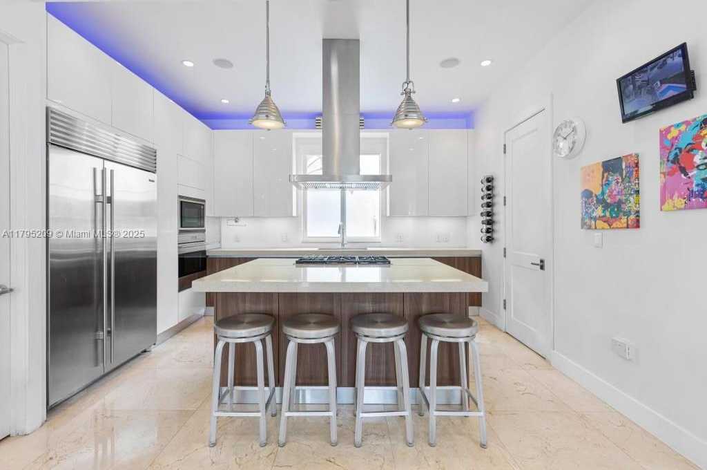 Small Image of 689 GLENRIDGE RD, Key Biscayne Number 15