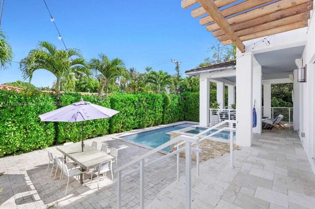 Small Image of 689 GLENRIDGE RD, Key Biscayne Number 18