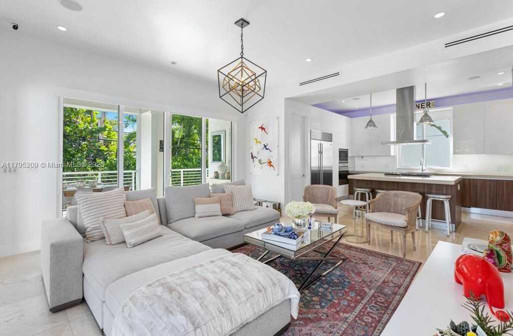 Small Image of 689 GLENRIDGE RD, Key Biscayne Number 22