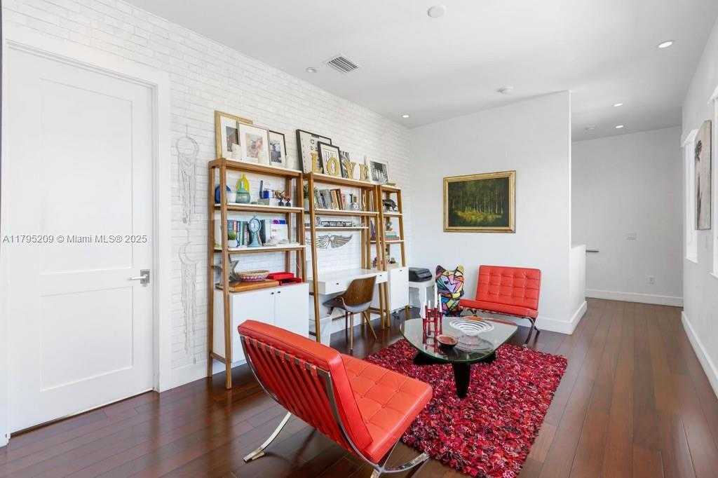 Small Image of 689 GLENRIDGE RD, Key Biscayne Number 24