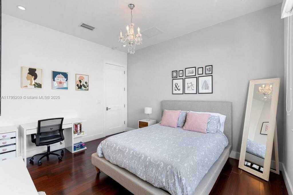 Small Image of 689 GLENRIDGE RD, Key Biscayne Number 29