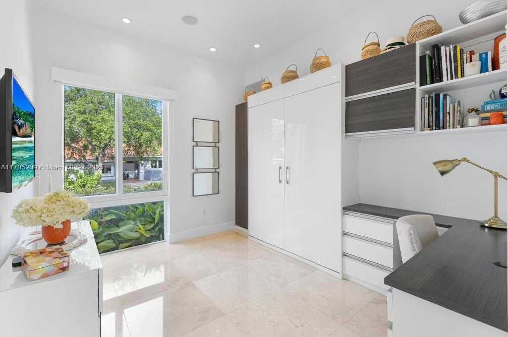 Small Image of 689 GLENRIDGE RD, Key Biscayne Number 38