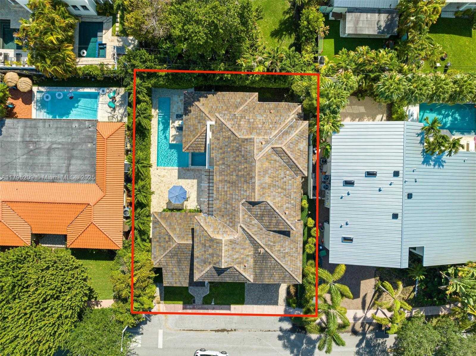 Small Image of 689 GLENRIDGE RD, Key Biscayne Number 46