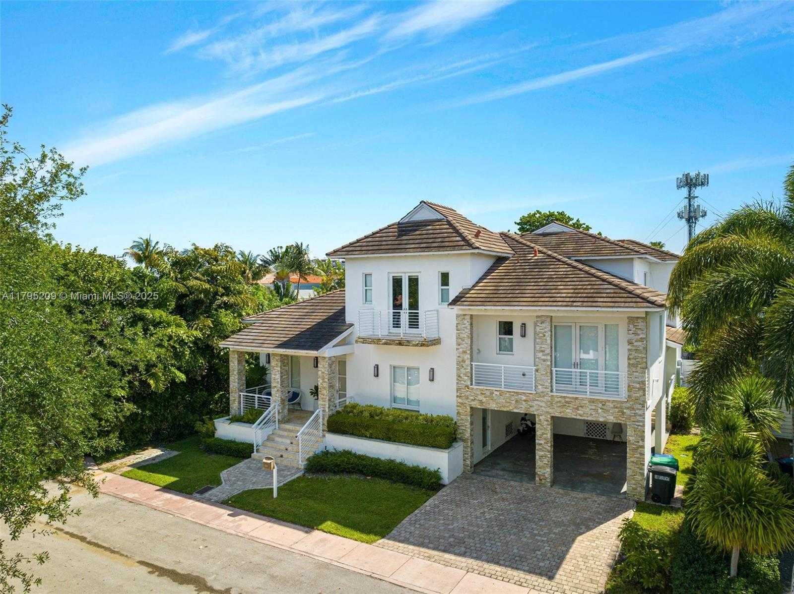 Small Image of 689 GLENRIDGE RD, Key Biscayne Number 48