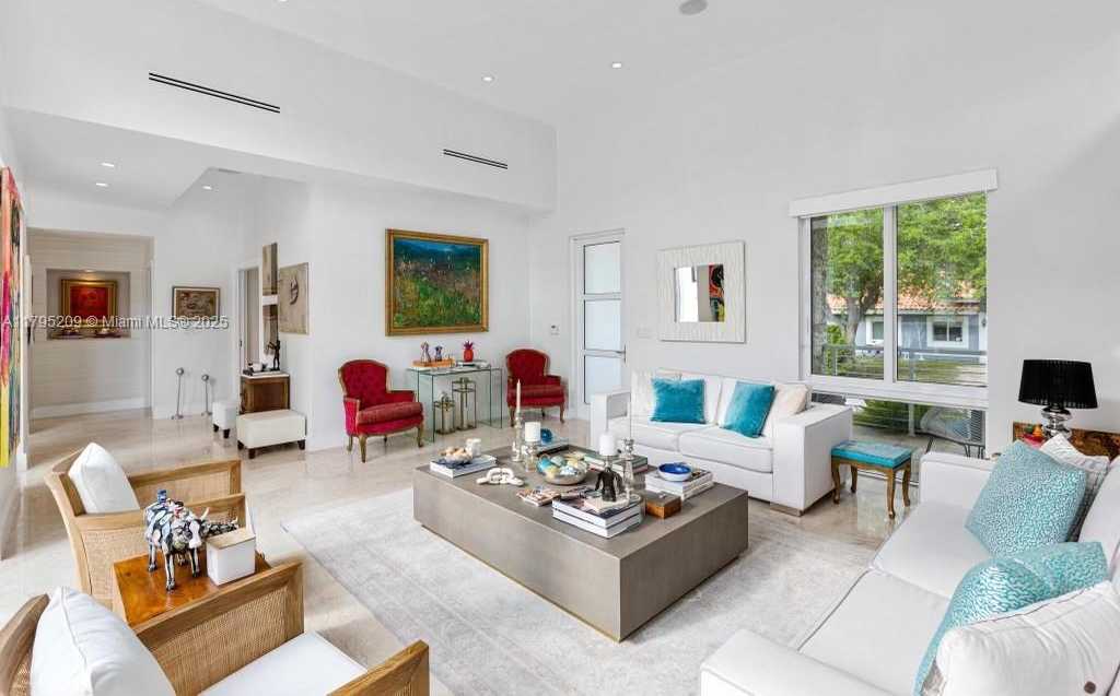 Small Image of 689 GLENRIDGE RD, Key Biscayne Number 9