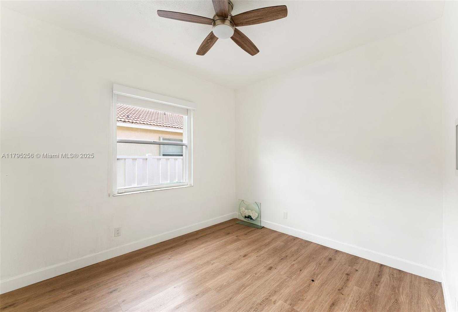 Small Image of 18361 NORTH WEST 10TH ST, Pembroke Pines Number 15