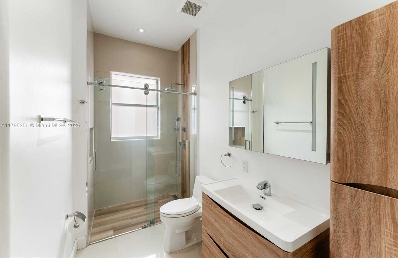 Small Image of 18361 NORTH WEST 10TH ST, Pembroke Pines Number 17