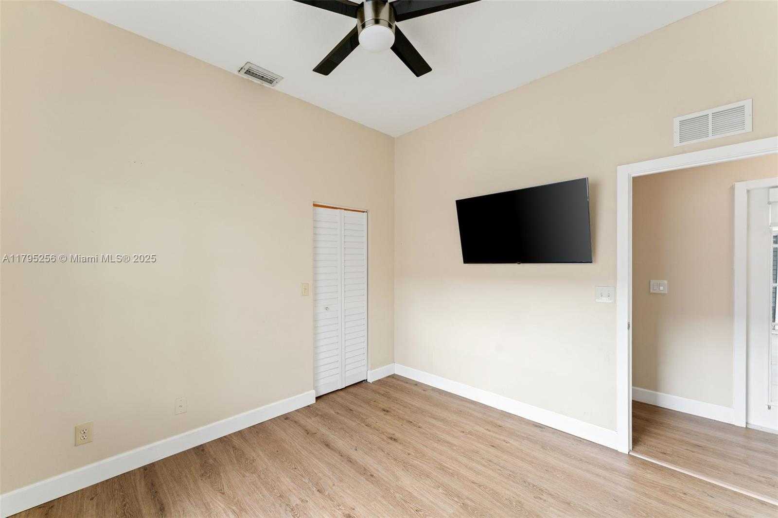 Small Image of 18361 NORTH WEST 10TH ST, Pembroke Pines Number 21