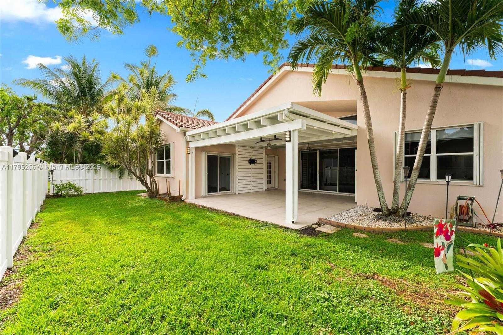 Small Image of 18361 NORTH WEST 10TH ST, Pembroke Pines Number 25