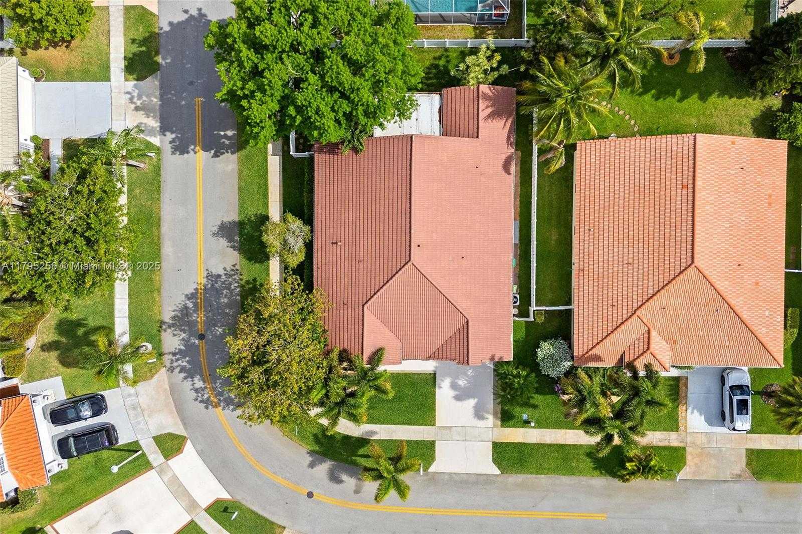 Small Image of 18361 NORTH WEST 10TH ST, Pembroke Pines Number 26