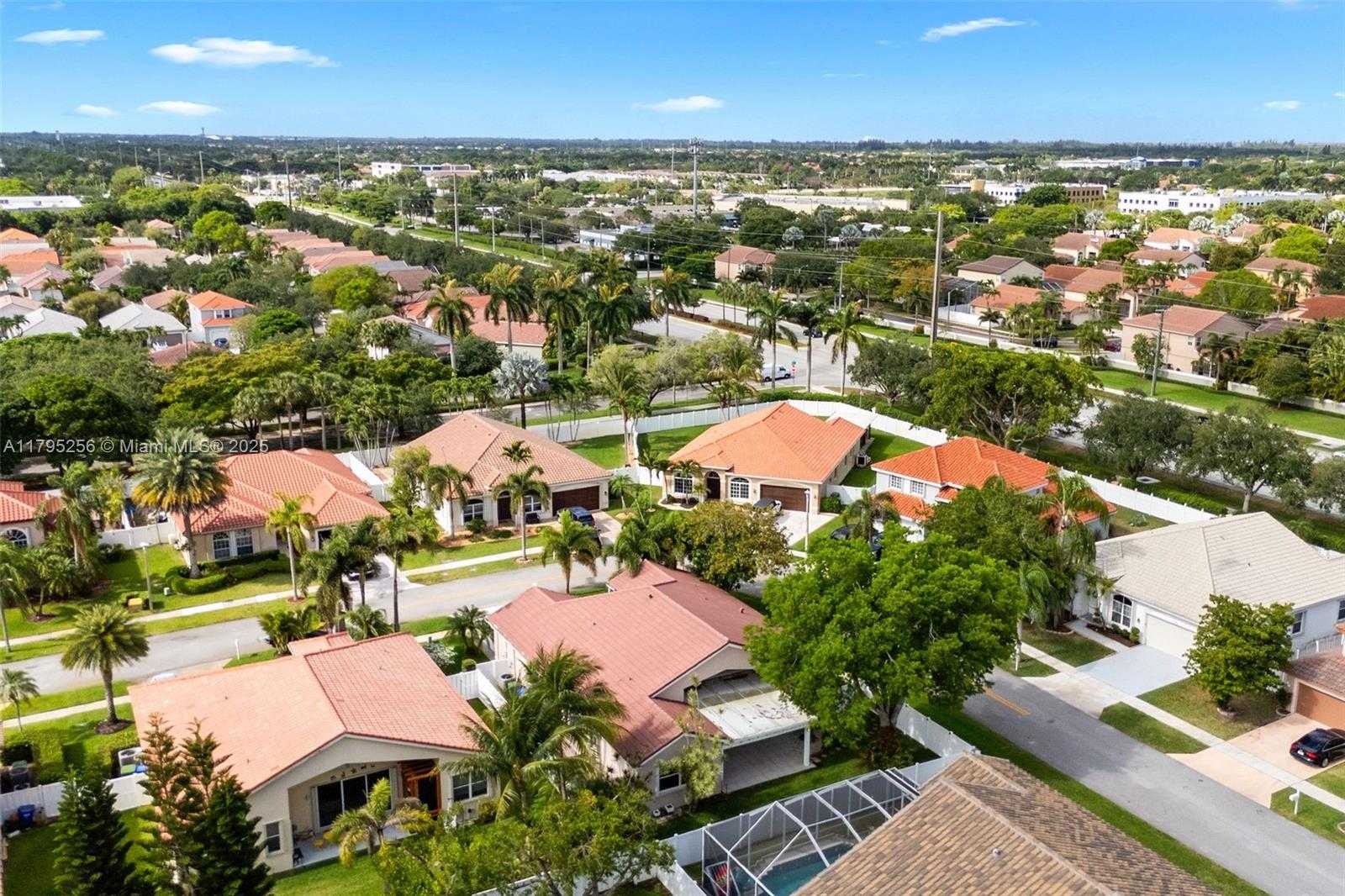 Small Image of 18361 NORTH WEST 10TH ST, Pembroke Pines Number 31