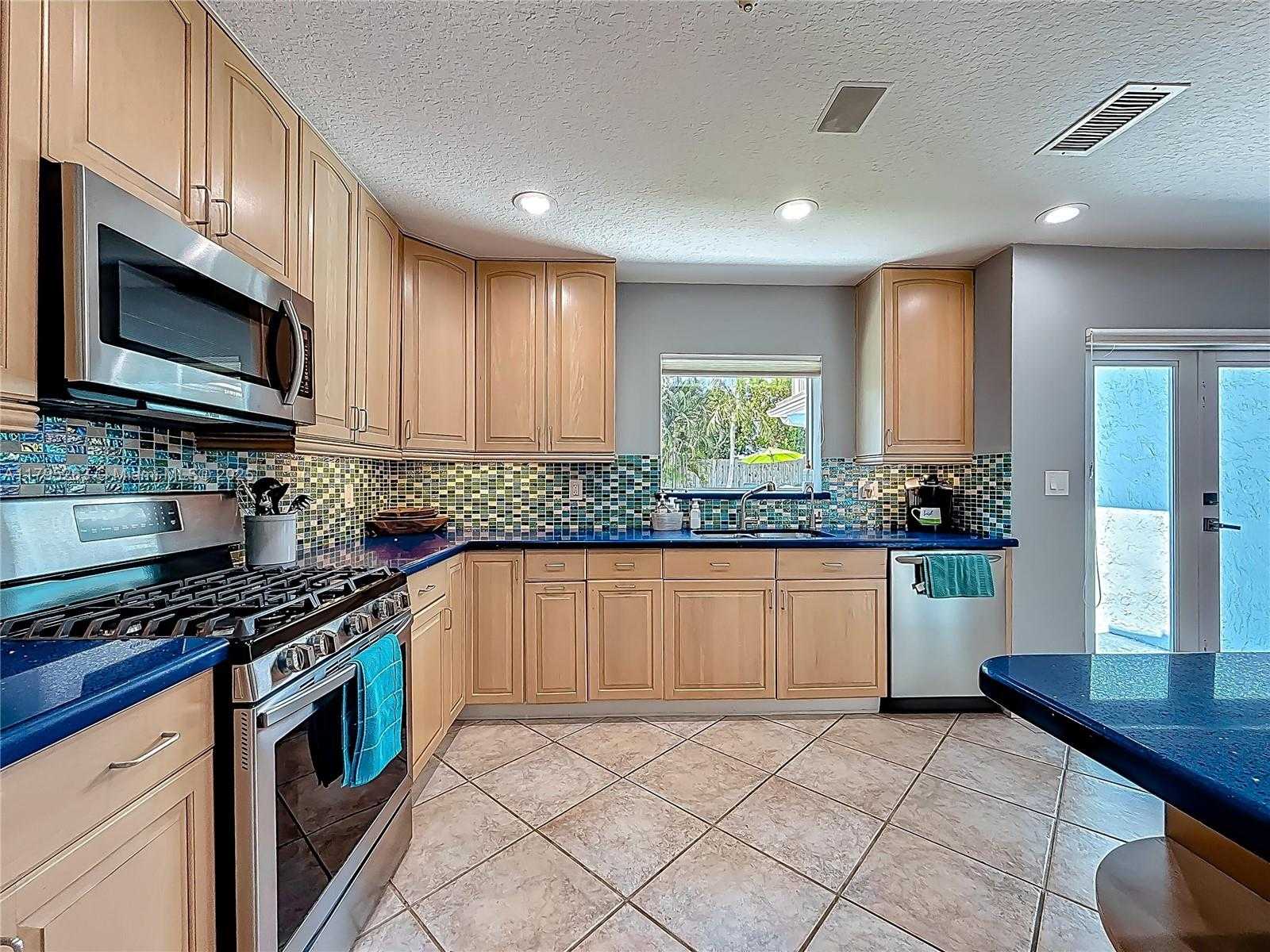 Small Image of 3407 BEACON ST, Pompano Beach Number 16
