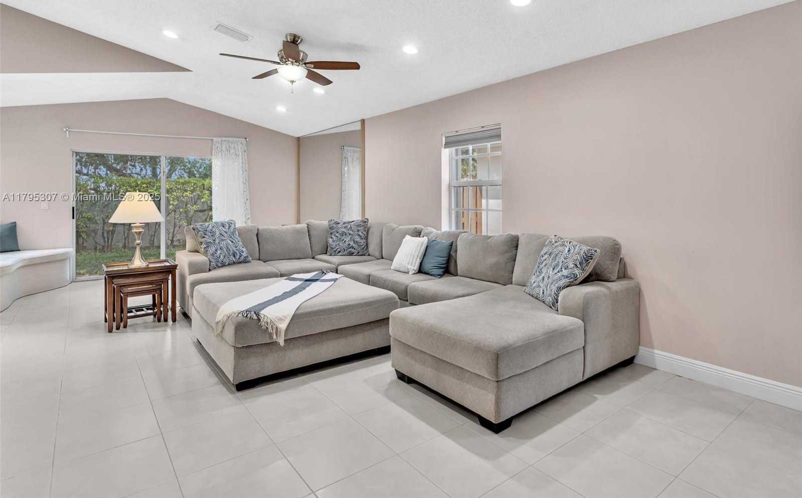 Small Image of 102 GABLES BLVD, Weston Number 15