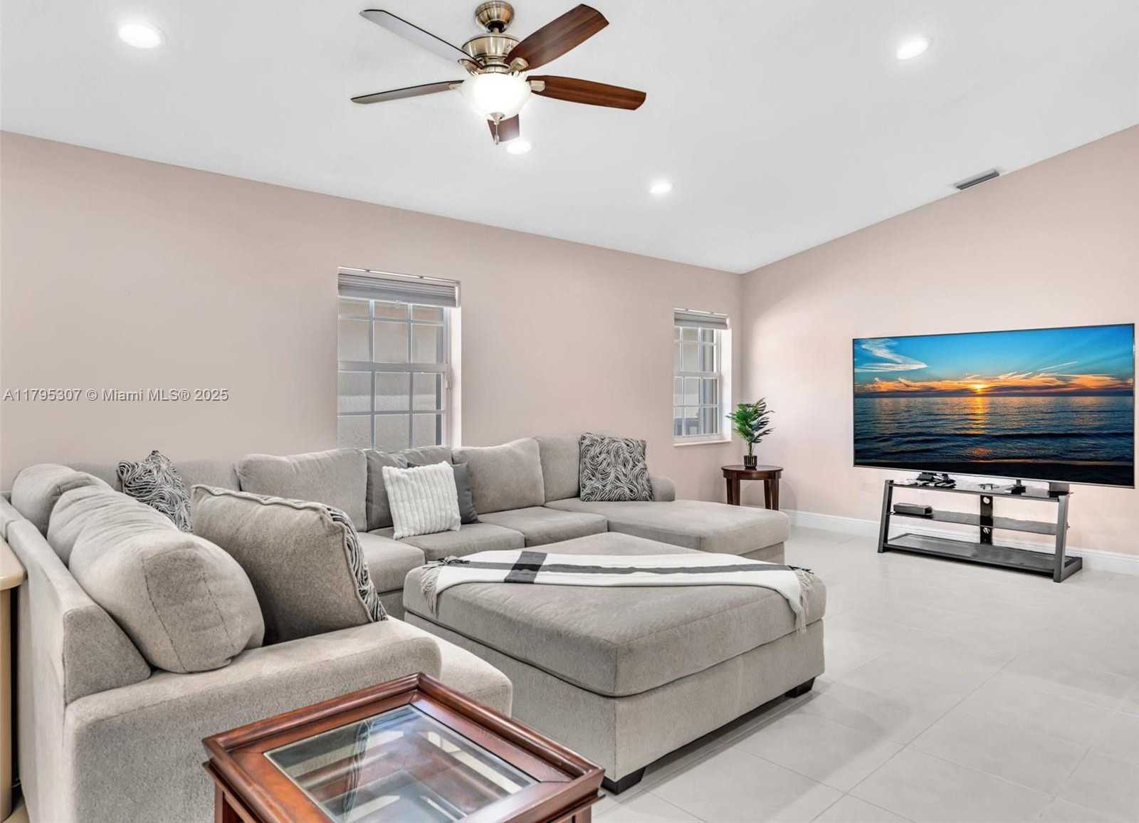 Small Image of 102 GABLES BLVD, Weston Number 18