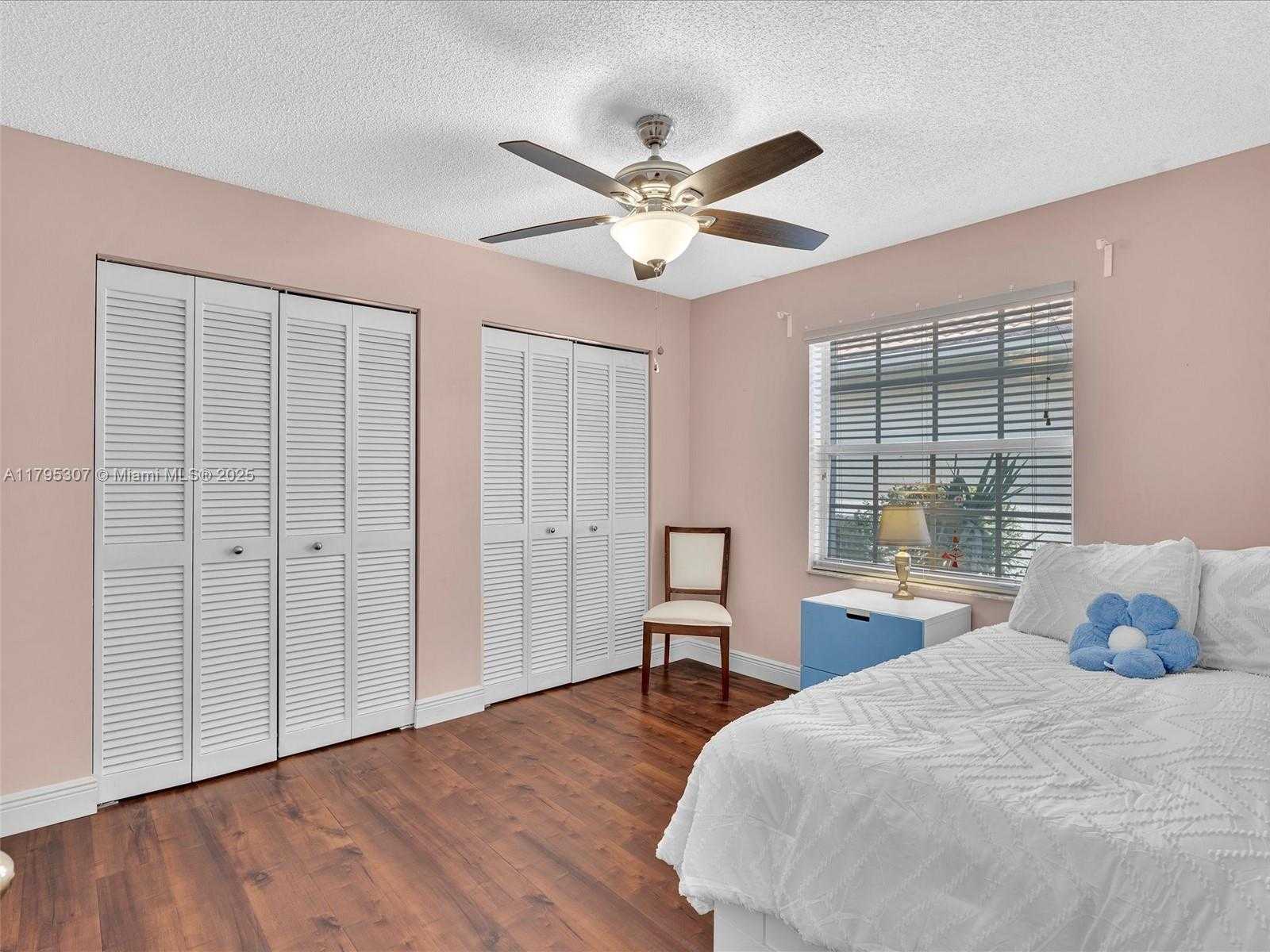 Small Image of 102 GABLES BLVD, Weston Number 27