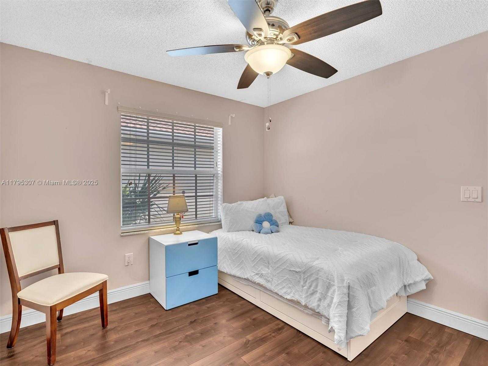 Small Image of 102 GABLES BLVD, Weston Number 28
