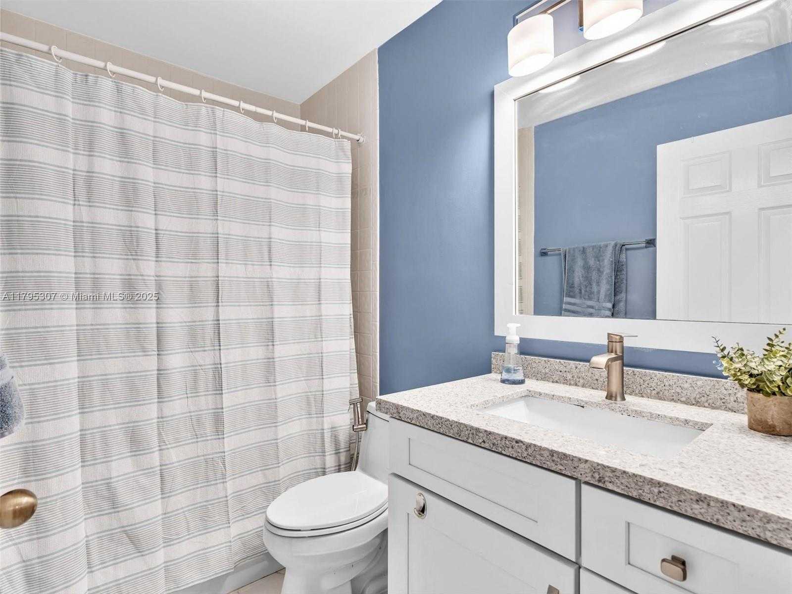 Small Image of 102 GABLES BLVD, Weston Number 30