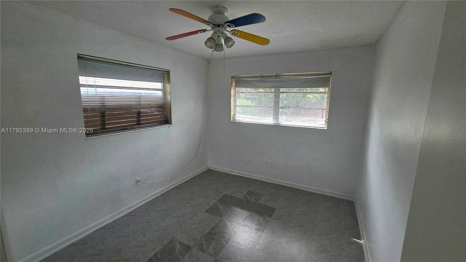 Small Image of 14020 ALAMANDA AVE, Miami Lakes Number 19