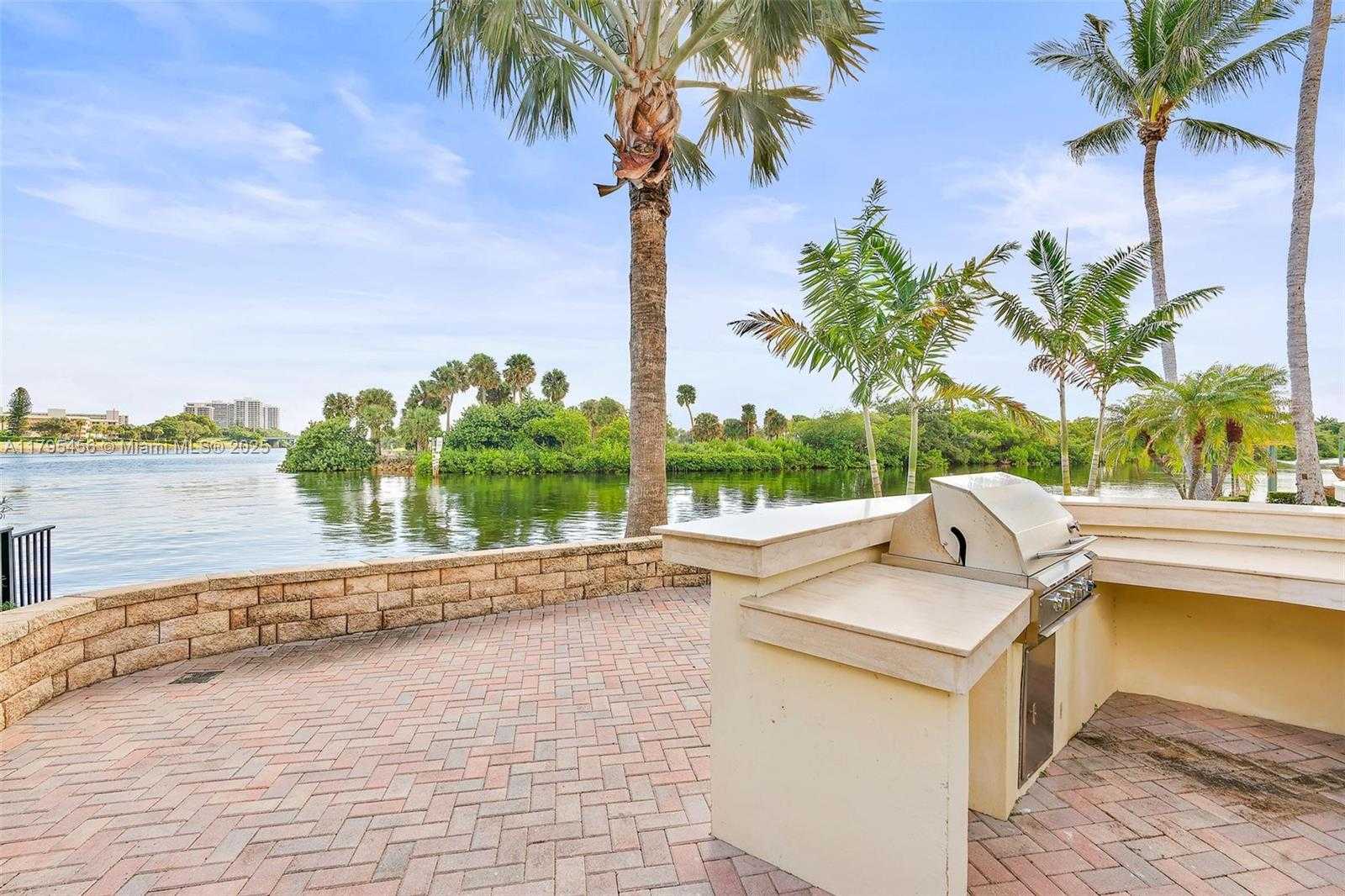 Small Image of 848 HARBOUR ISLE PLACE, North Palm Beach Number 31