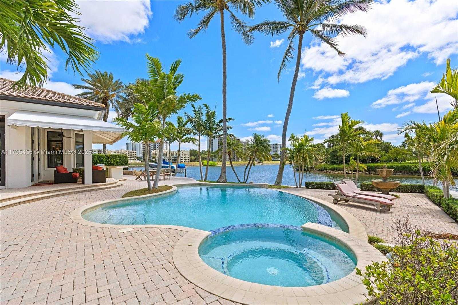 Small Image of 848 HARBOUR ISLE PLACE, North Palm Beach Number 36