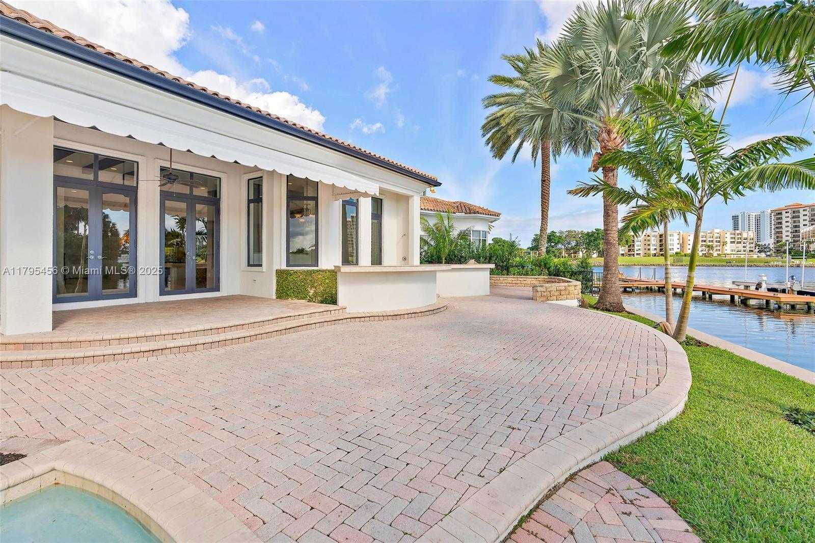 Small Image of 848 HARBOUR ISLE PLACE, North Palm Beach Number 37