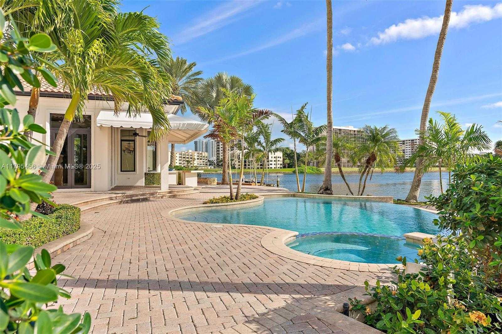 Small Image of 848 HARBOUR ISLE PLACE, North Palm Beach Number 38