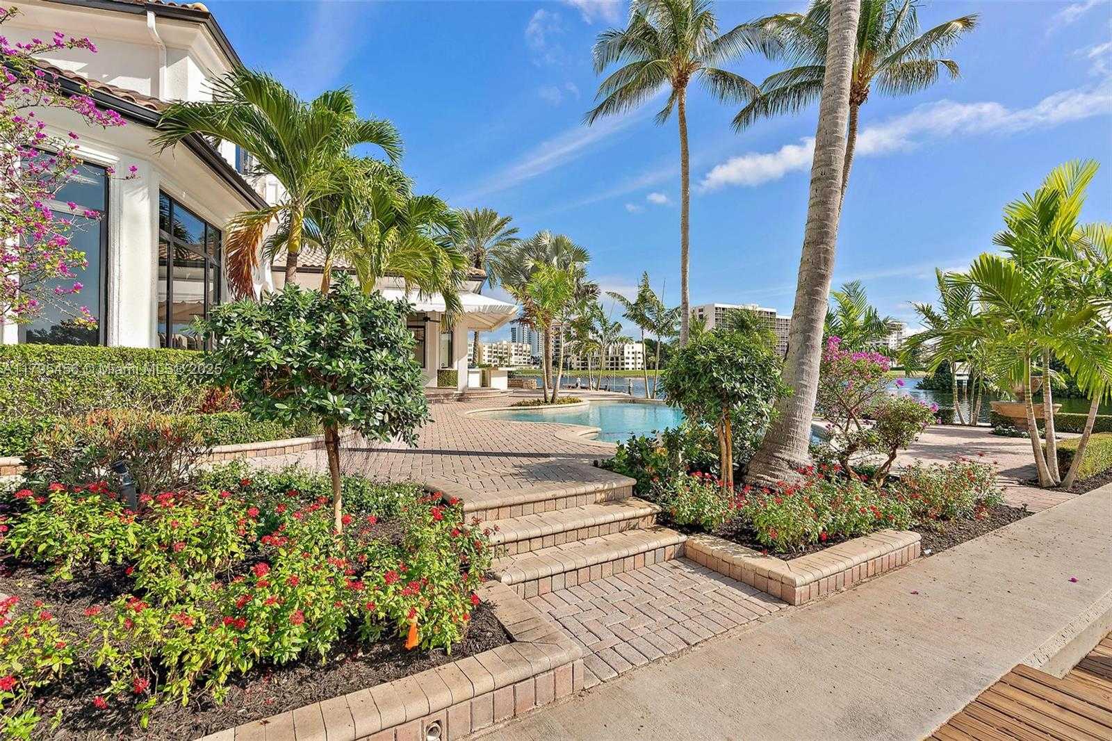 Small Image of 848 HARBOUR ISLE PLACE, North Palm Beach Number 39