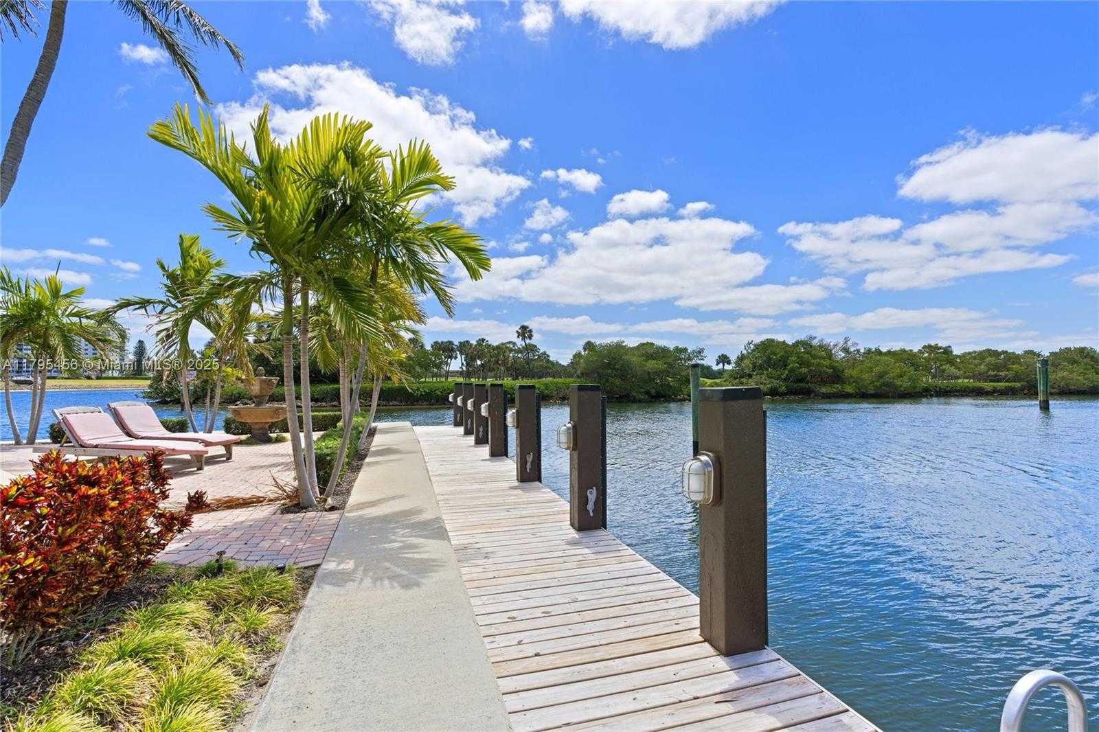 Small Image of 848 HARBOUR ISLE PLACE, North Palm Beach Number 40