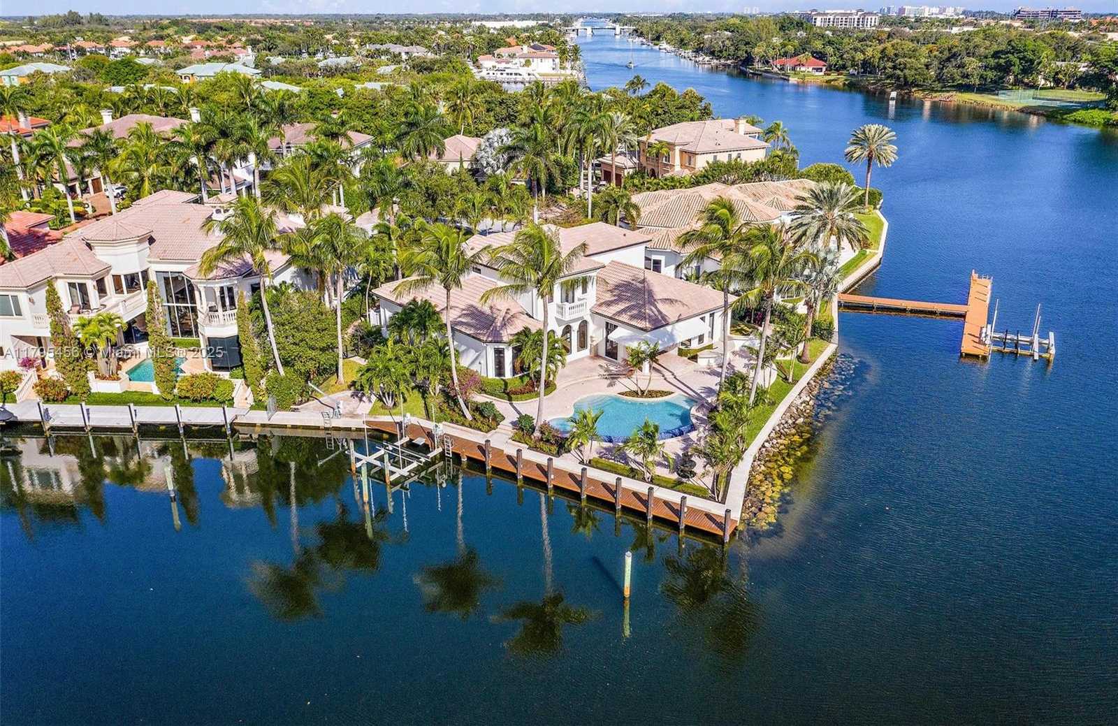 Small Image of 848 HARBOUR ISLE PLACE, North Palm Beach Number 59