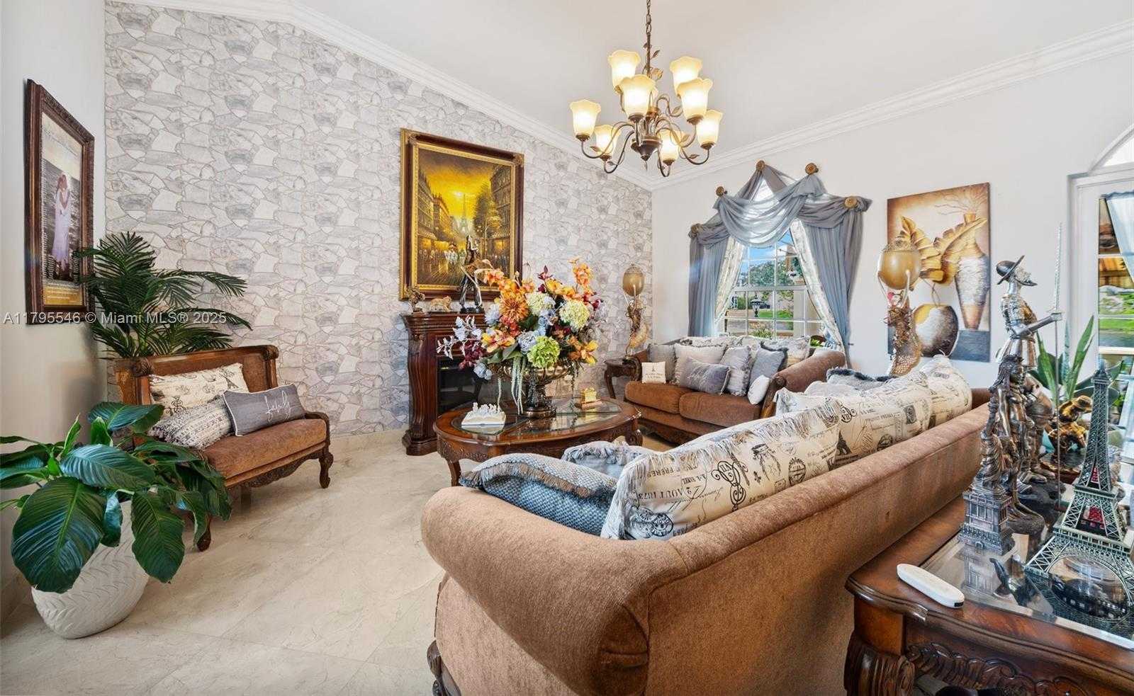 Small Image of 15870 NORTH WEST 10TH ST, Pembroke Pines Number 10