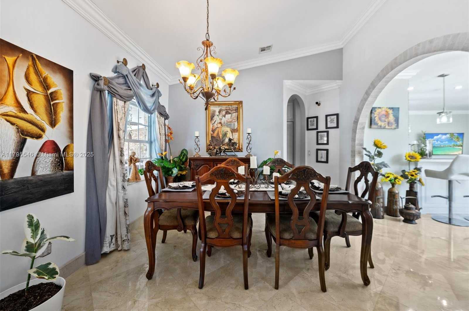Small Image of 15870 NORTH WEST 10TH ST, Pembroke Pines Number 11