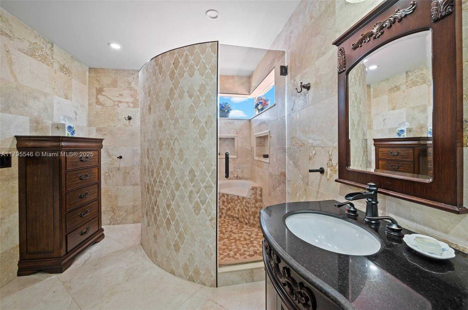 Small Image of 15870 NORTH WEST 10TH ST, Pembroke Pines Number 18