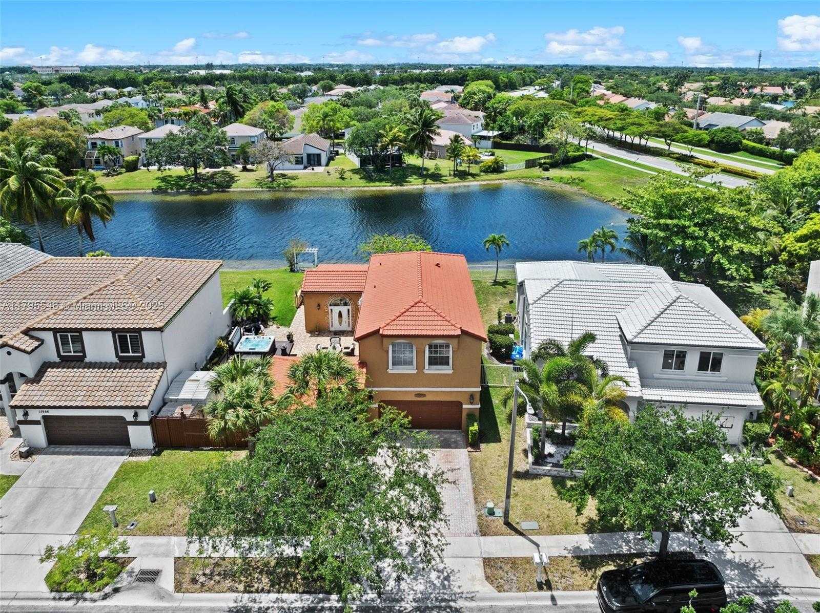 Small Image of 15870 NORTH WEST 10TH ST, Pembroke Pines Number 2