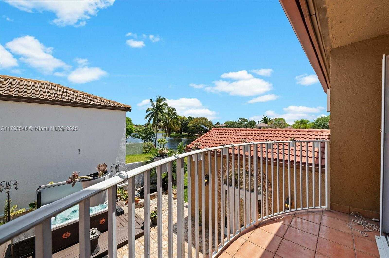 Small Image of 15870 NORTH WEST 10TH ST, Pembroke Pines Number 20