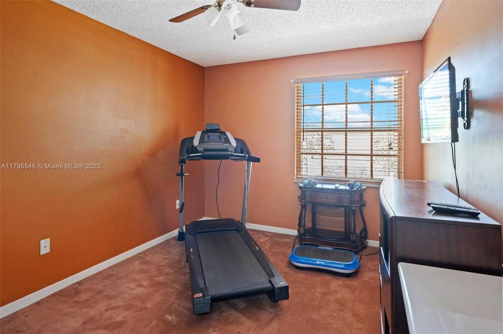 Small Image of 15870 NORTH WEST 10TH ST, Pembroke Pines Number 21